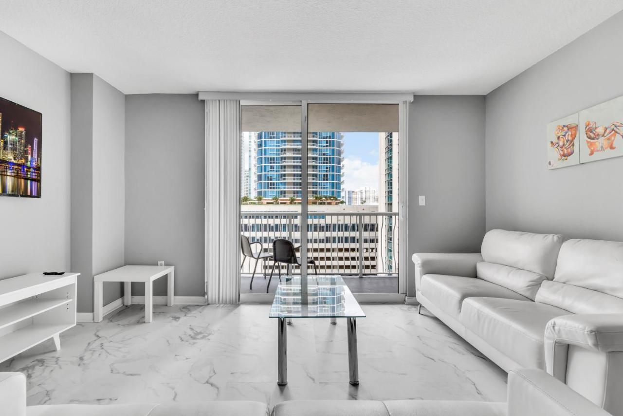 The Club At Brickell Bay Luxury Suites Miami Buitenkant foto