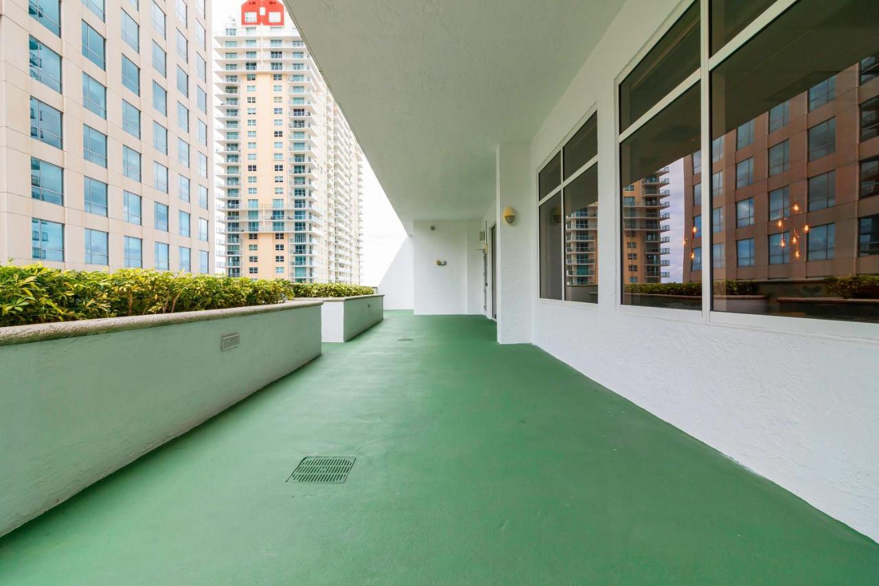 The Club At Brickell Bay Luxury Suites Miami Buitenkant foto